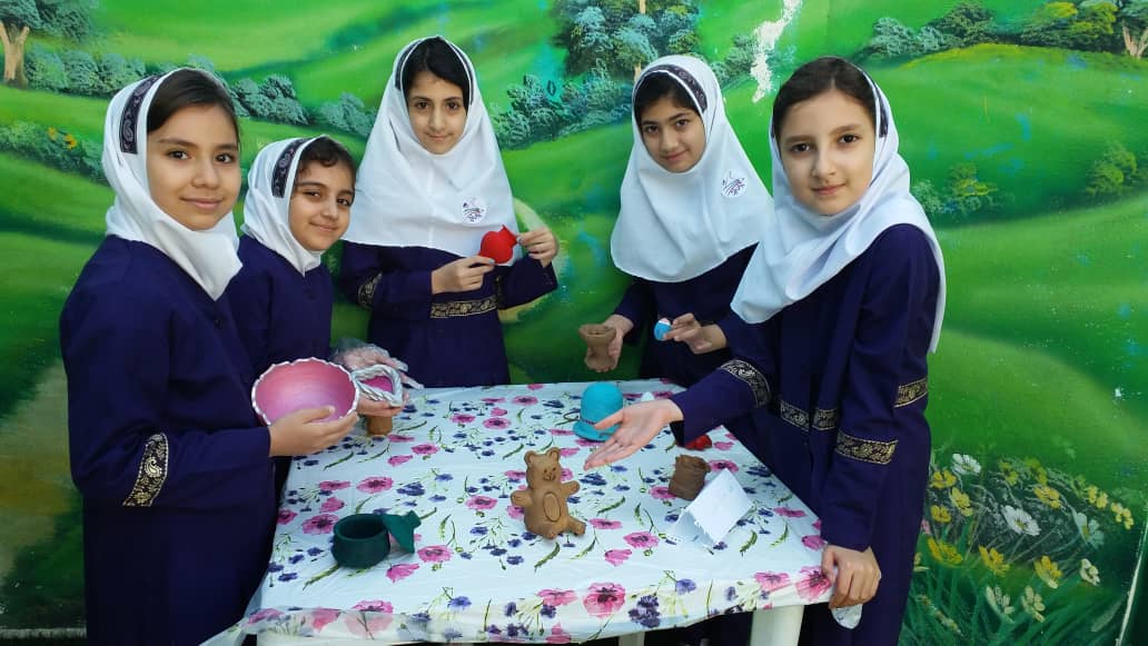 روزهای پایانی سال تحصیلی با سفالگری هنرمندان چهارم «الف»